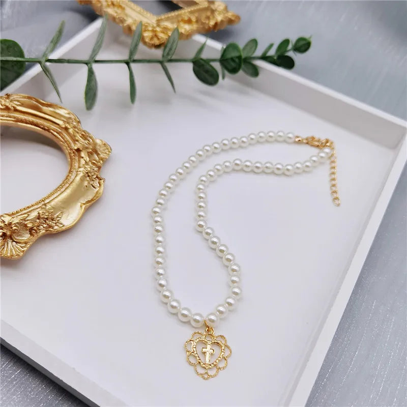 RegalLove Cross Choker