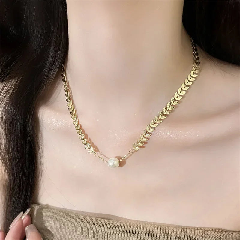 NoirEdge Square Pendant